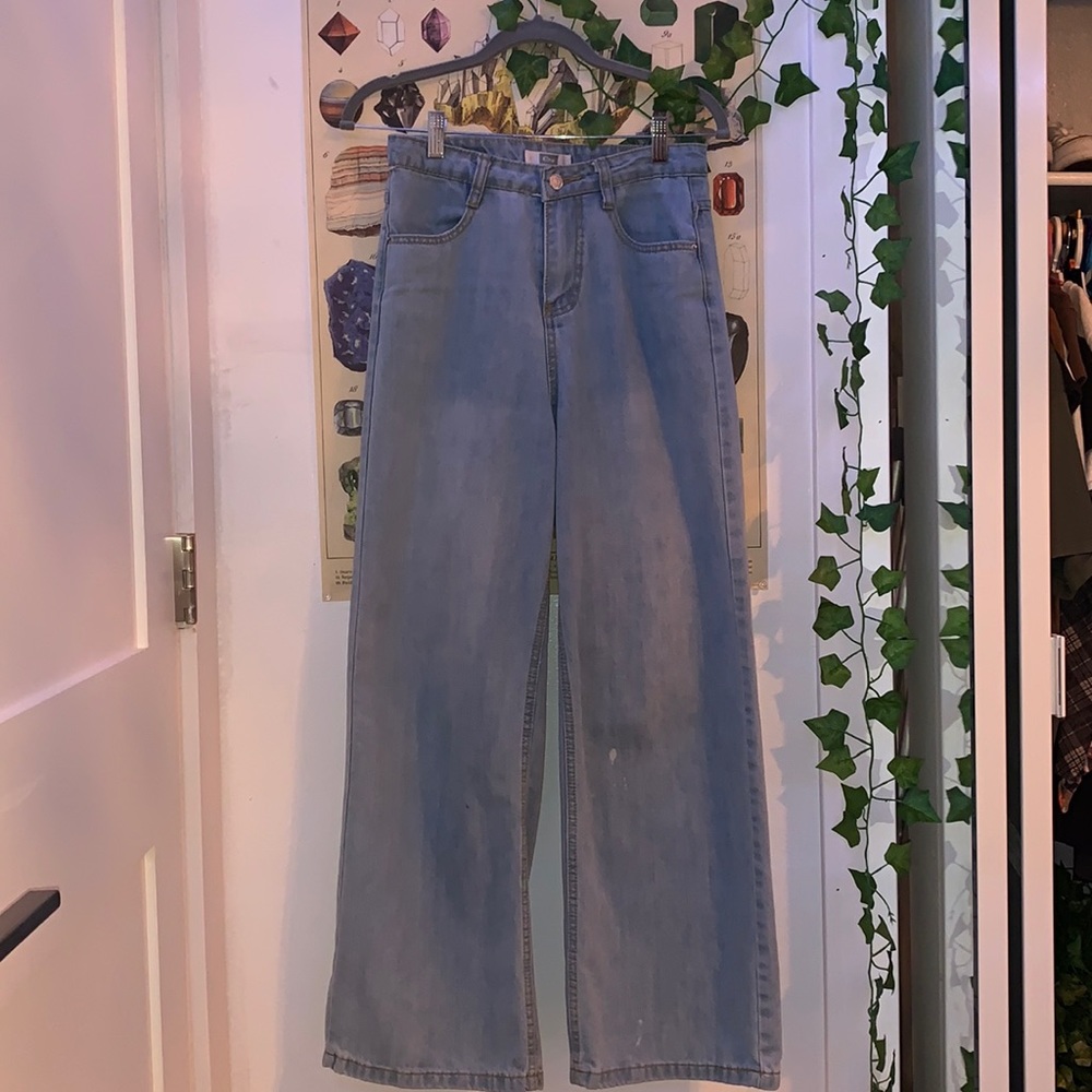 High waisted baggy jeans